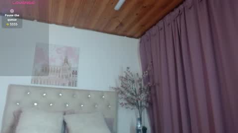 Snapshot of _kathya_spinelli_ chatting on 10.31.25 kathy online show from 10.31.25