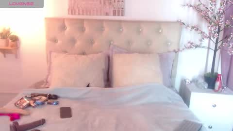 Snapshot of _kathya_spinelli_ chatting on 11.03.25 kathy online show from 11.03.25