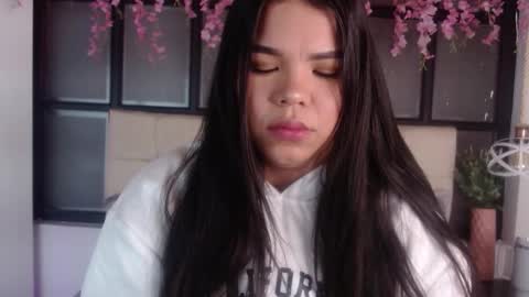 Snapshot of _kathya_spinelli_ chatting on 11.27.25 kathy online show from 11.27.25