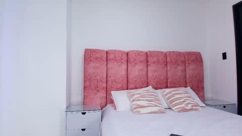 Snapshot of _kendall_07 chatting on 12.16.25 Kendall online show from 12.16.25