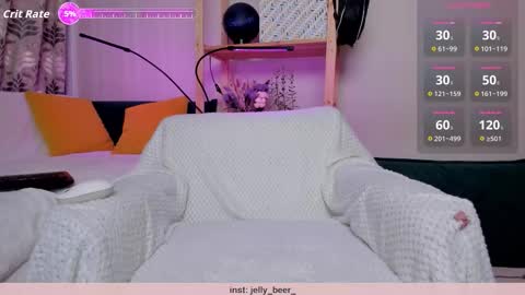 Snapshot of _kiki_pie chatting on 11.25.25 Kiara 0100 - 0700 UTC almost every day online show from 11.25.25