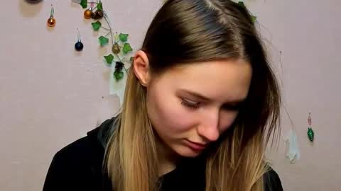 _kikiclark_ online show from 02.01.26