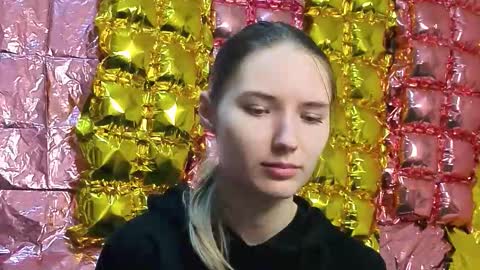 _kikiclark_ online show from 03.19.26