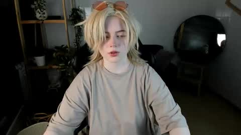 Snapshot of _killy_ chatting on 09.13.25 Li online show from 09.13.25