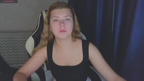 Snapshot of _kirieshka chatting on 09.21.25 Molly   Emily online show from 09.21.25