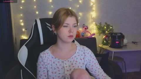 Molly   Emily online show from 02.05.26