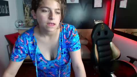 Snapshot of _kitten_1 chatting on 02.12.25 _kitten_1 online show from 02.12.25