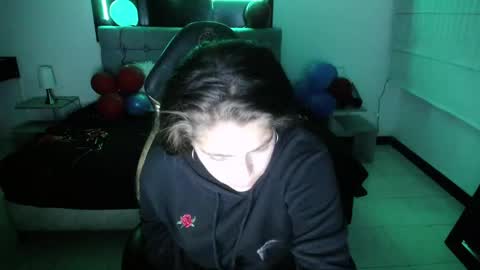 Snapshot of _kitten_1 chatting on 02.19.25 _kitten_1 online show from 02.19.25