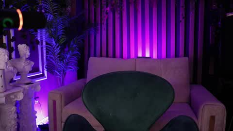 Snapshot of _kleo_ chatting on 10.06.25 online show from 10.06.25