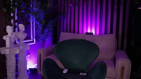 Snapshot of _kleo_ chatting on 10.07.25 online show from 10.07.25