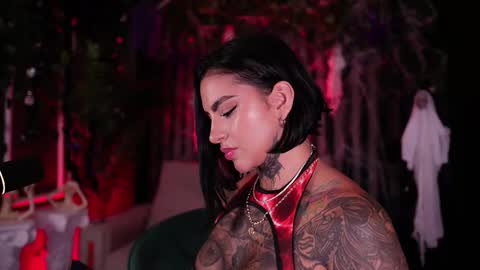 Snapshot of _kleo_ chatting on 10.11.25 online show from 10.11.25