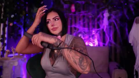 Snapshot of _kleo_ chatting on 10.18.25 online show from 10.18.25