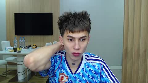 Snapshot of _kurt chatting on 12.02.24 Kurt online show from 12.02.24