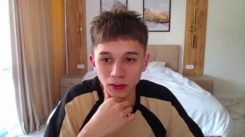 Snapshot of _kurt chatting on 02.07.25 Kurt online show from 02.07.25