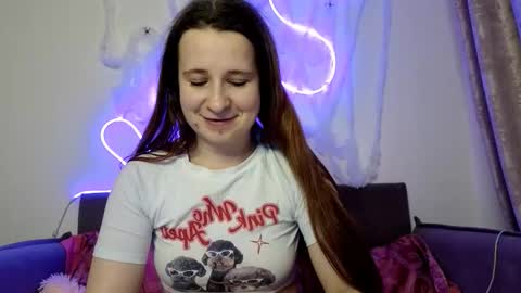 Snapshot of _kylle_ chatting on 11.02.25 _kylle_ online show from 11.02.25