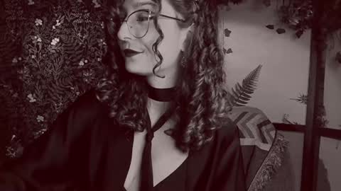 Lady Luna online show from 12.27.24