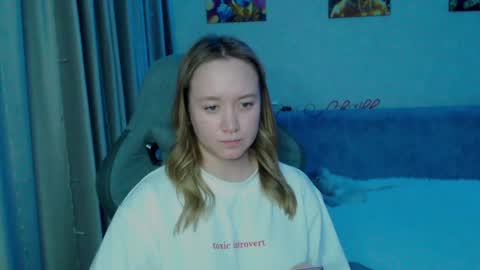 _lalune_ online show from 01.25.25