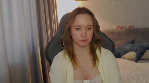 _lalune_ online show from 02.27.25