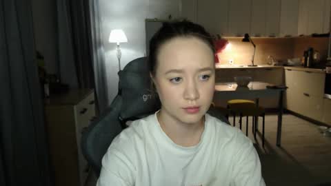 _lalune_ online show from 02.17.26