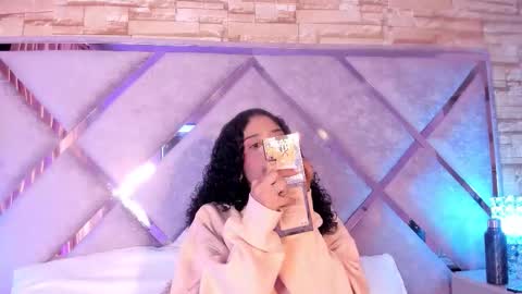 Lanna  online show from 10.24.25