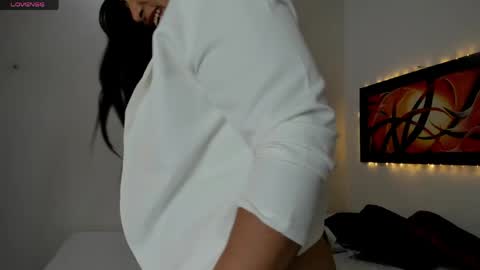 Lauralove online show from 05.06.26