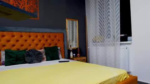 Lena Paul online show from 02.20.25