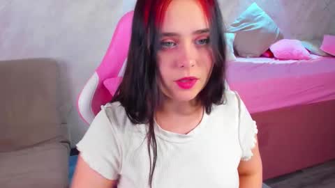 Snapshot of _lexii_pop chatting on 11.18.25 Im Alis 3 online show from 11.18.25