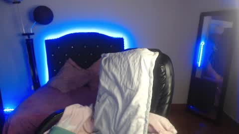 Snapshot of _lia_baby chatting on 09.17.25 Lia online show from 09.17.25