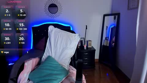 Snapshot of _lia_baby chatting on 12.15.25 Lia online show from 12.15.25