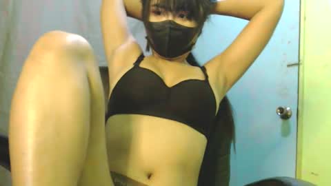 Snapshot of _lilies_gigi_ chatting on 02.22.26 _lilies_gigi_ online show from 02.22.26