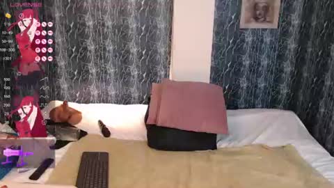 Snapshot of _lilithrose chatting on 06.15.26 Ask me online show from 06.15.26