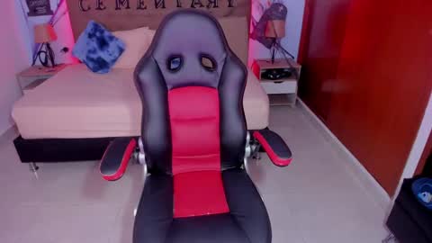 Snapshot of _lilly_miller chatting on 11.02.25 Liily online show from 11.02.25