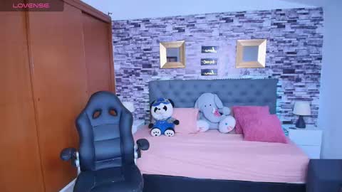 Snapshot of _lilly_miller chatting on 11.06.25 Liily online show from 11.06.25