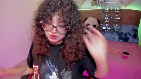 Snapshot of _lilly_miller chatting on 11.18.25 Liily online show from 11.18.25