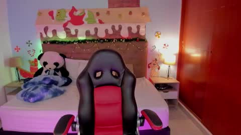 Snapshot of _lilly_miller chatting on 12.04.25 Liily online show from 12.04.25