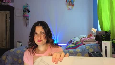 Snapshot of _lindasy_ chatting on 11.19.25 Lindasy online show from 11.19.25