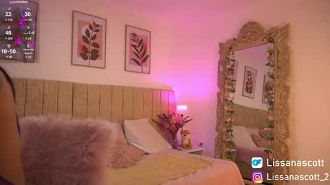 Snapshot of _lissana_scott chatting on 02.09.25 Lissana online show from 02.09.25