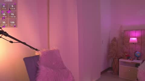 Snapshot of _lissana_scott chatting on 09.21.25 Lissana online show from 09.21.25