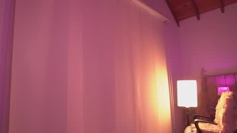 Snapshot of _lissana_scott chatting on 11.12.25 Lissana online show from 11.12.25