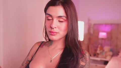 Snapshot of _lissana_scott chatting on 11.20.25 Lissana online show from 11.20.25