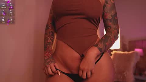 Snapshot of _lissana_scott chatting on 12.18.25 Lissana online show from 12.18.25