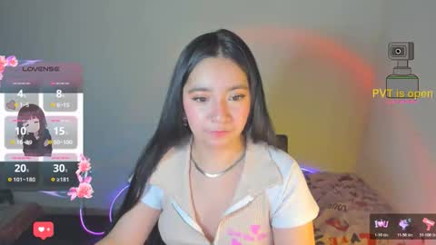 Snapshot of _litle_mily_ chatting on 12.16.25 Mily online show from 12.16.25