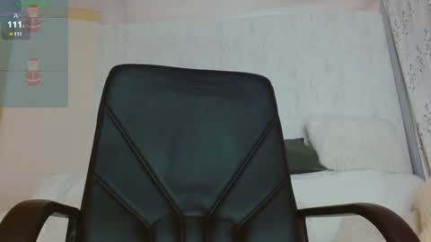 Snapshot of _little_misss chatting on 01.04.25 Mila  online show from 01.04.25