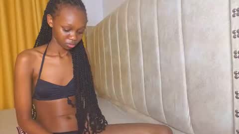 Snapshot of _littlevenus chatting on 11.03.25 Littlevenus online show from 11.03.25