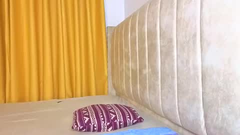 Snapshot of _littlevenus chatting on 11.08.25 Littlevenus online show from 11.08.25