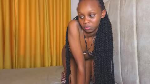 Snapshot of _littlevenus chatting on 11.12.25 Littlevenus online show from 11.12.25