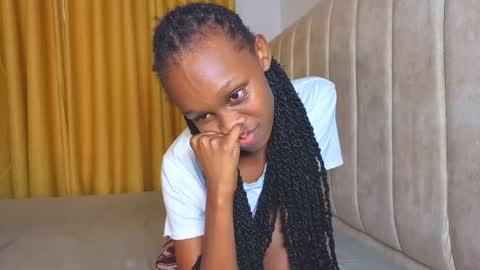 Snapshot of _littlevenus chatting on 11.15.25 Littlevenus online show from 11.15.25