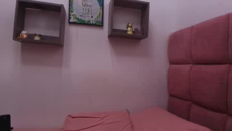 Snapshot of _lorrayne_ chatting on 02.15.25 Lorrayne online show from 02.15.25