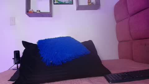 Snapshot of _lorrayne_ chatting on 02.25.25 Lorrayne online show from 02.25.25