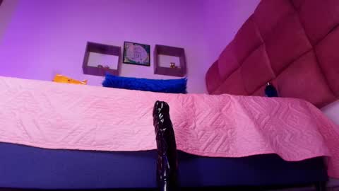 Snapshot of _lorrayne_ chatting on 02.28.25 Lorrayne online show from 02.28.25